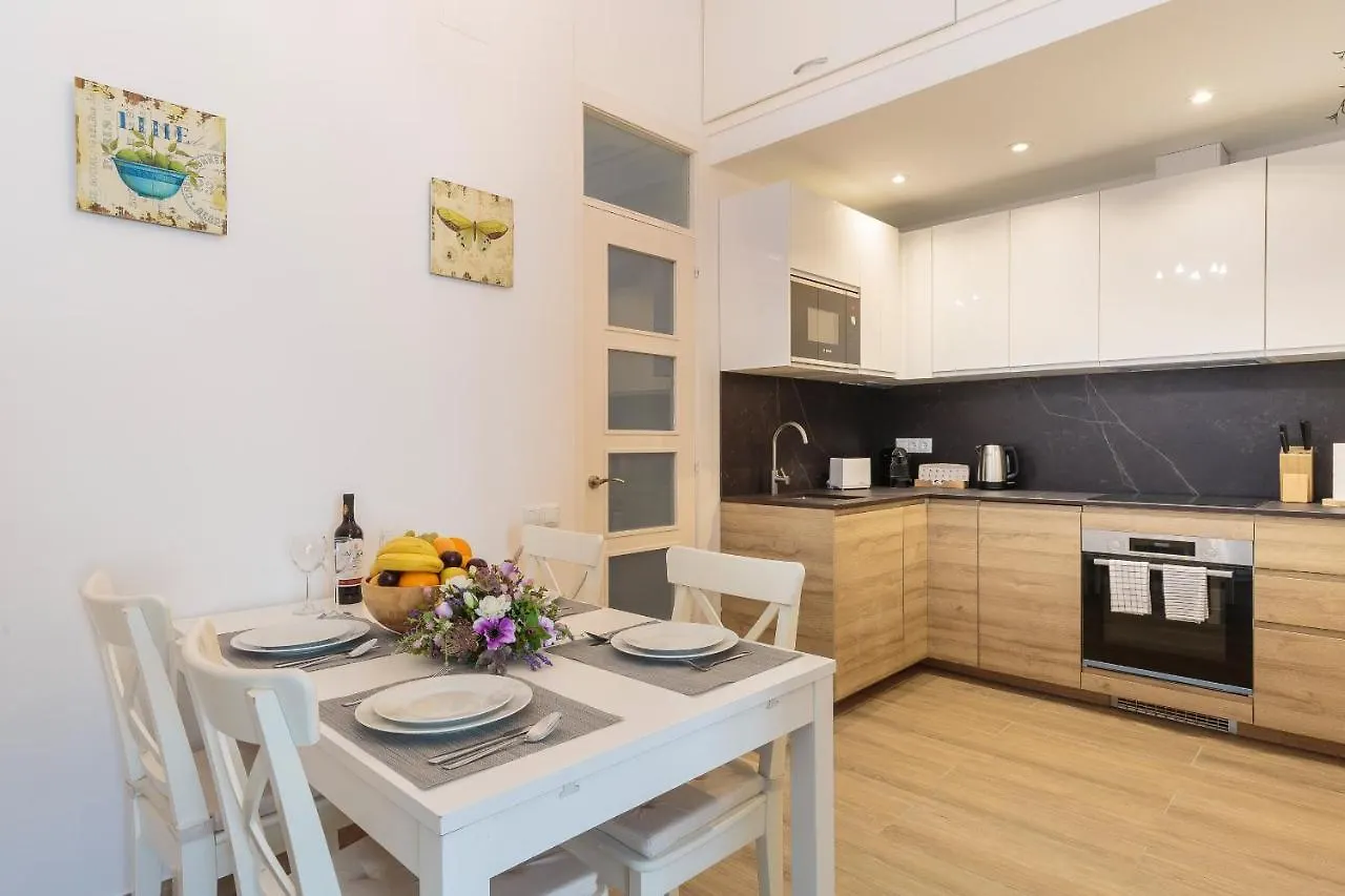 Sagrada Familia Apartment Barcelona 0*,